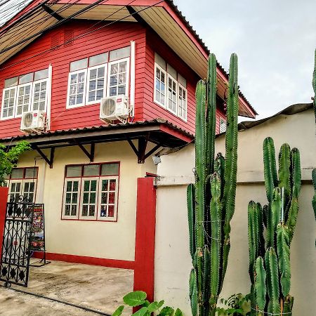 Champion Hostel 2 (Adults Only) Chiang Mai Exterior photo