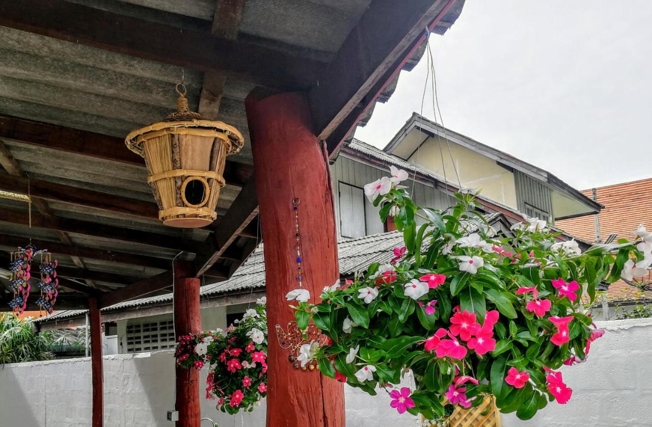 Champion Hostel 2 (Adults Only) Chiang Mai Exterior photo
